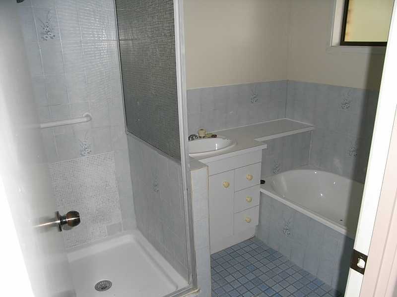 18 Progress Ave, Beachmere QLD 4510