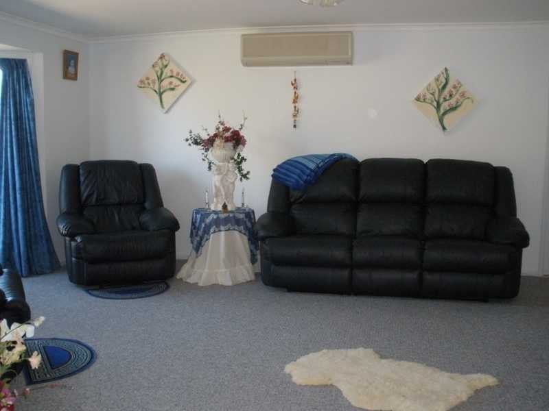 2 Spray Court, Beachmere QLD 4510