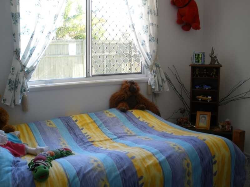2 Spray Court, Beachmere QLD 4510