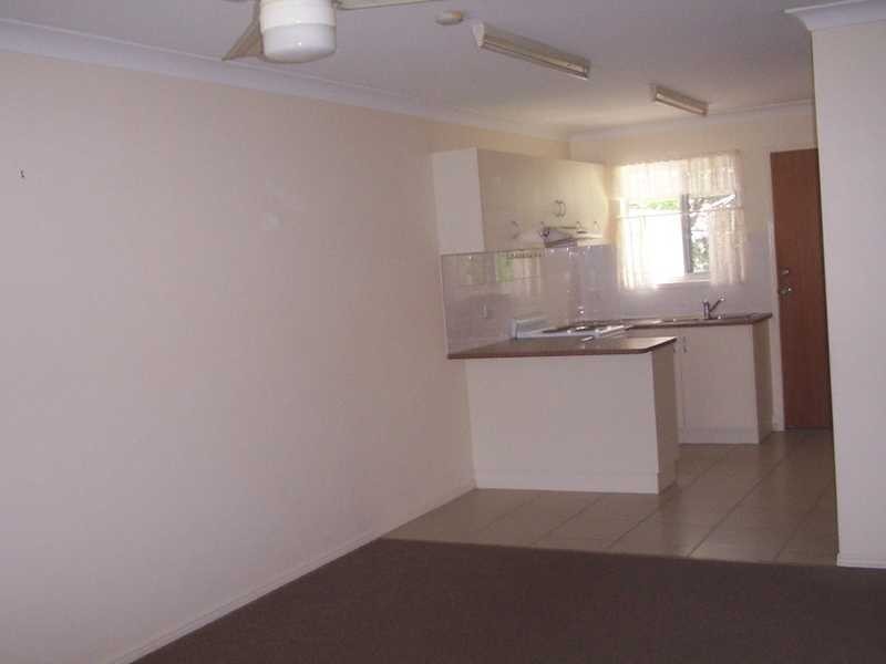 2/10 Bishop Road, Beachmere QLD 4510