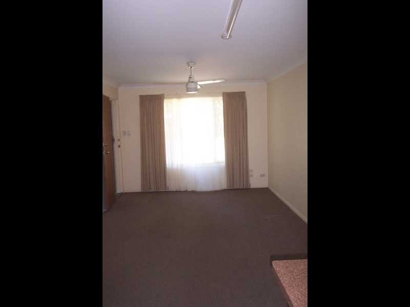 2/10 Bishop Road, Beachmere QLD 4510