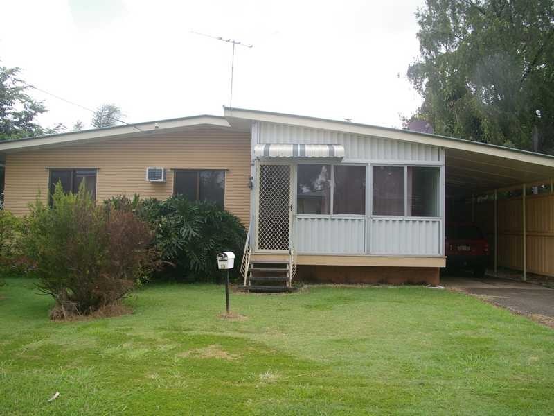 13 Vivian Street, Eastern Heights QLD 4305
