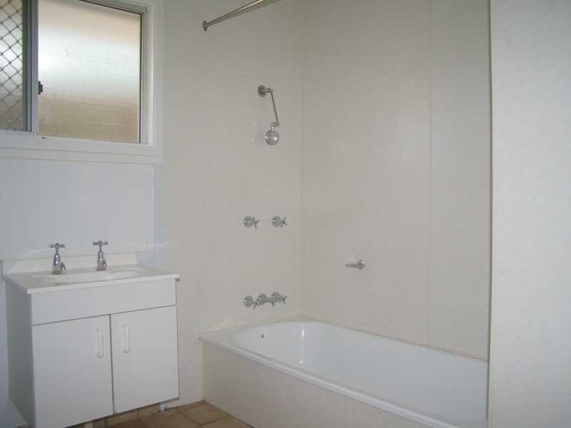 6 Lang Court, Goodna QLD 4300