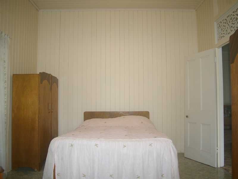 8 Albert Street, North Ipswich QLD 4305