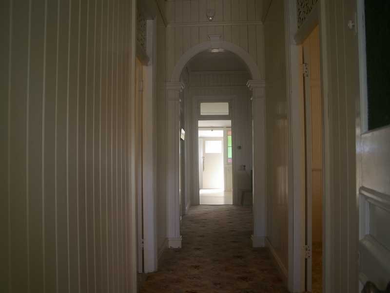 8 Albert Street, North Ipswich QLD 4305