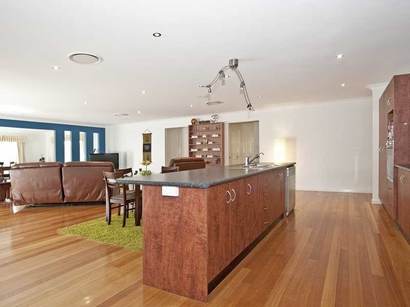 5 Whitewood Crescent, Brookwater QLD 4300