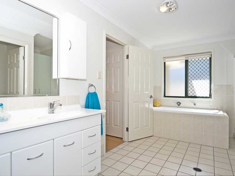 5 Whitewood Crescent, Brookwater QLD 4300