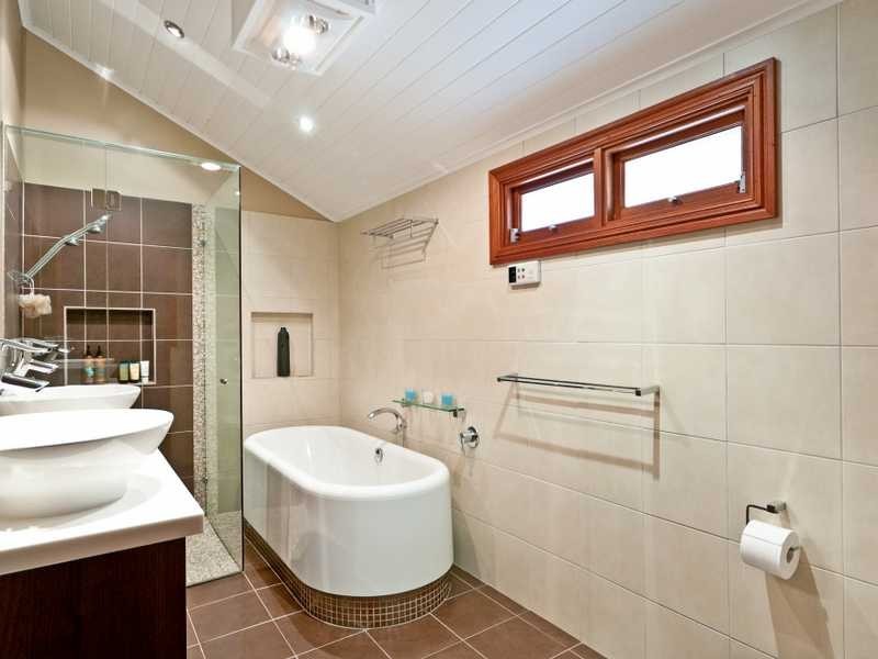 25 North Station Road, Booval QLD 4304