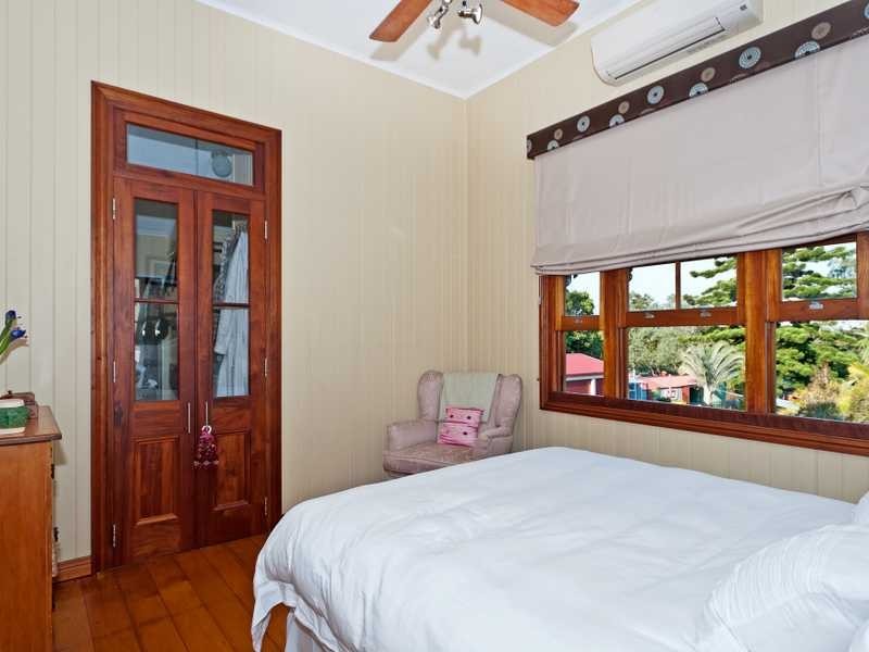 25 North Station Road, Booval QLD 4304