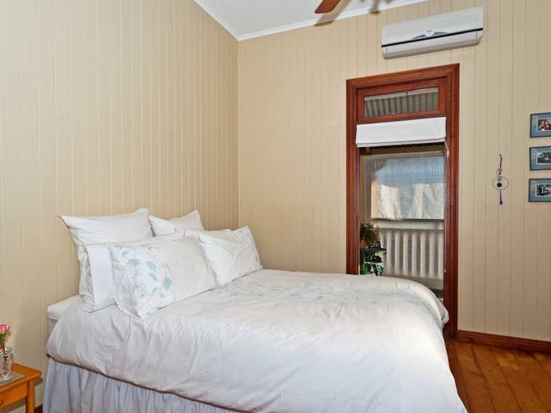 25 North Station Road, Booval QLD 4304