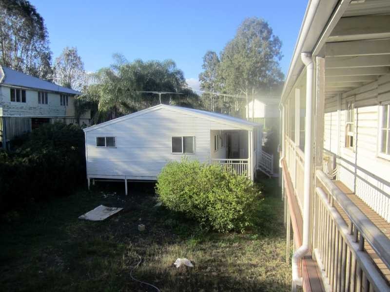 11 Burke Street, Barellan Point QLD 4306