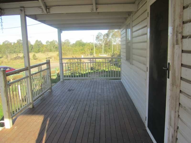 11 Burke Street, Barellan Point QLD 4306