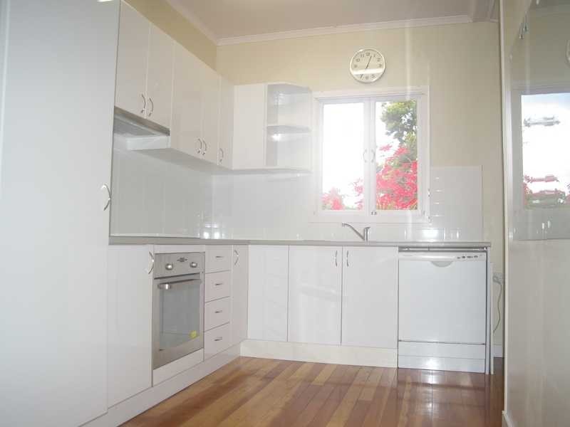 8 Carberry Street, Bundamba QLD 4304