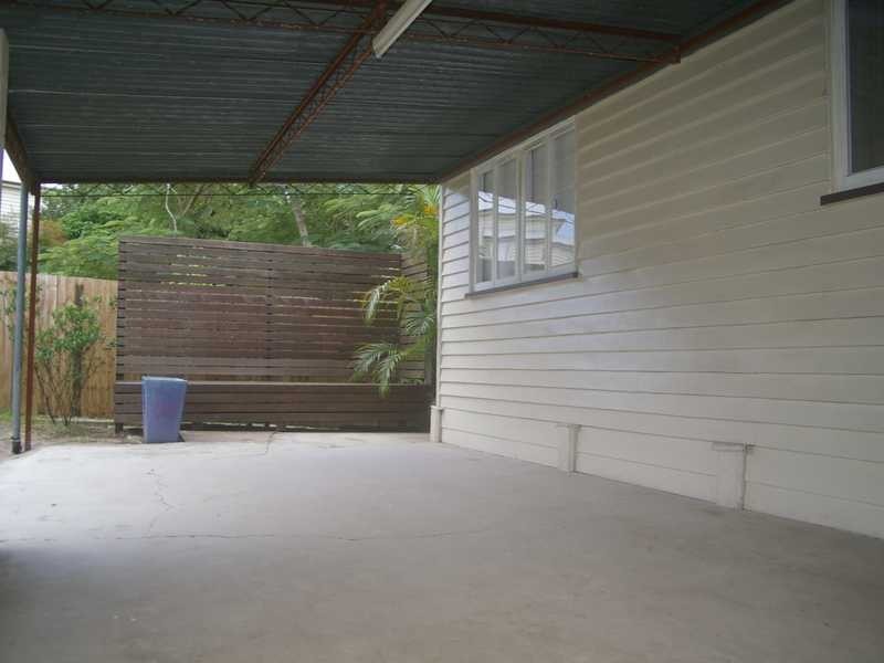 8 Carberry Street, Bundamba QLD 4304