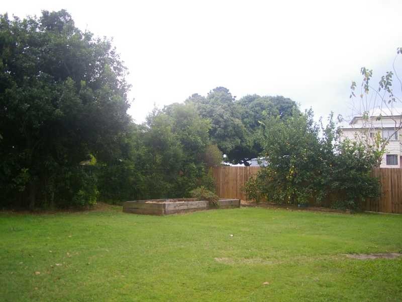 8 Carberry Street, Bundamba QLD 4304