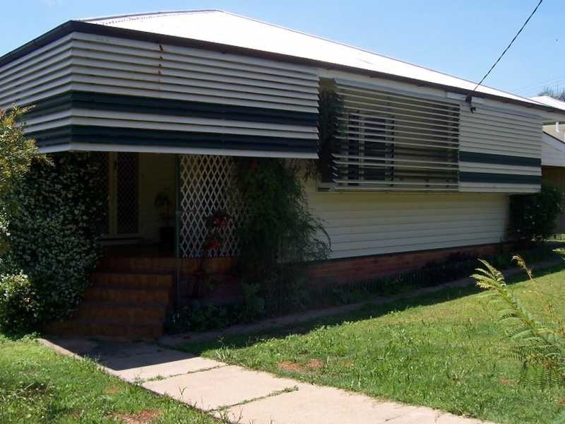 3 Irvine Street, East Ipswich QLD 4305