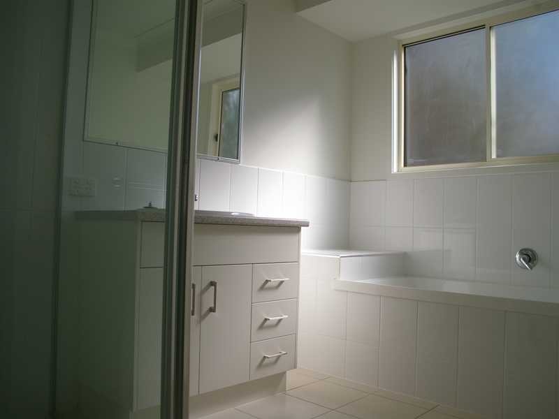 33a Margaret Street, Silkstone QLD 4304