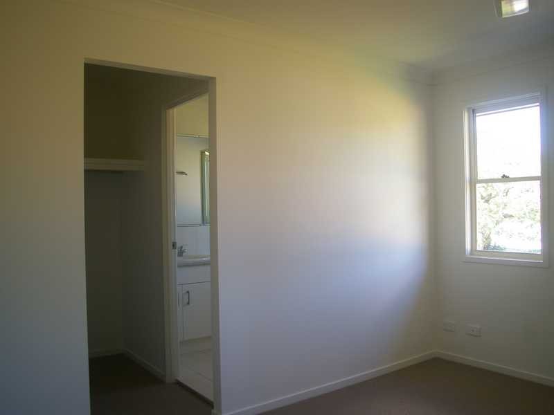 33a Margaret Street, Silkstone QLD 4304