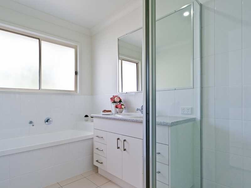 33B Margaret Street, Silkstone QLD 4304