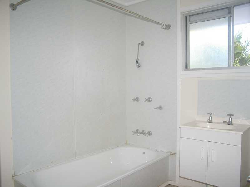 22 Gibbs Street, Riverview QLD 4303