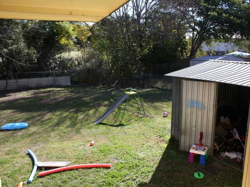 167 South Station Road, Silkstone QLD 4304