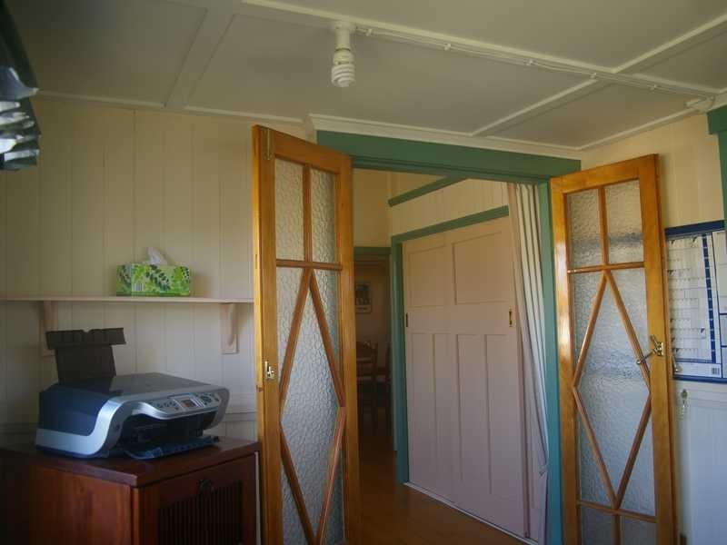 48 Clifton Street, Booval QLD 4304