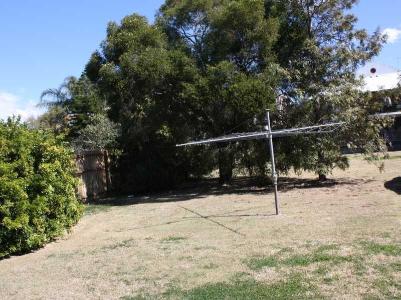 53 South Station Road, Booval QLD 4304