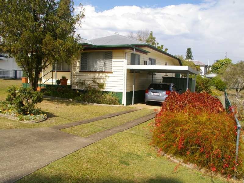 4 Bird Street, Bundamba QLD 4304