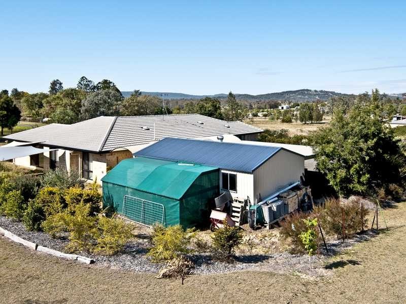 15 Thallon Road, Hatton Vale QLD 4341