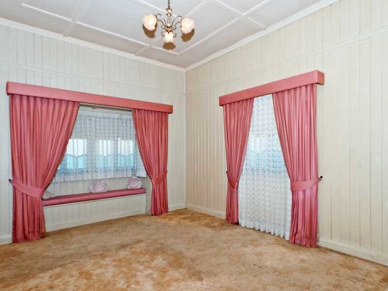 14 Vale Street, Bundamba QLD 4304