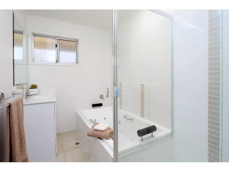 11 Cooneana Street, Bundamba QLD 4304