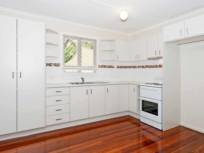 20 Phyllis Street, Eastern Heights QLD 4305