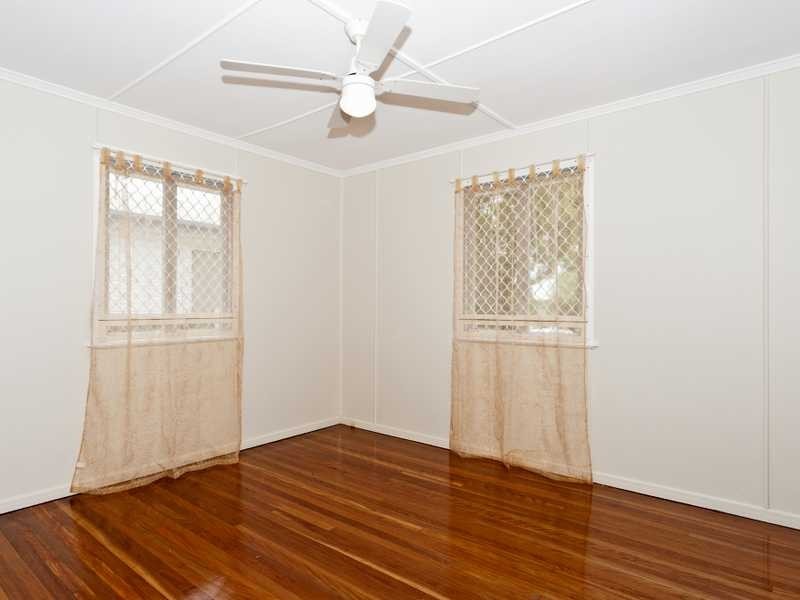 20 Phyllis Street, Eastern Heights QLD 4305