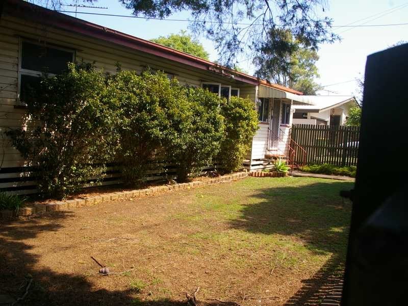 171 South Station Road, Silkstone QLD 4304
