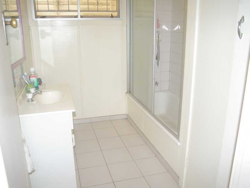 171 South Station Road, Silkstone QLD 4304