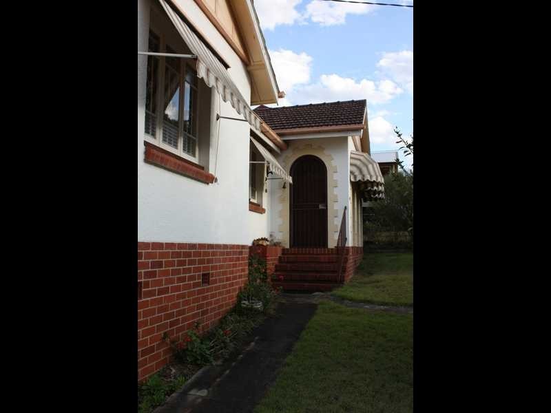 40 Hamilton Street, Booval QLD 4304
