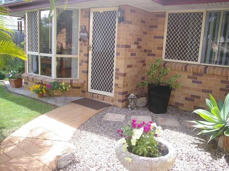 4/19a Dudleigh Street, Booval QLD 4304