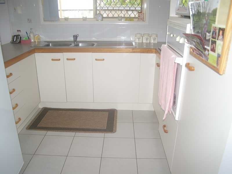 4/19a Dudleigh Street, Booval QLD 4304