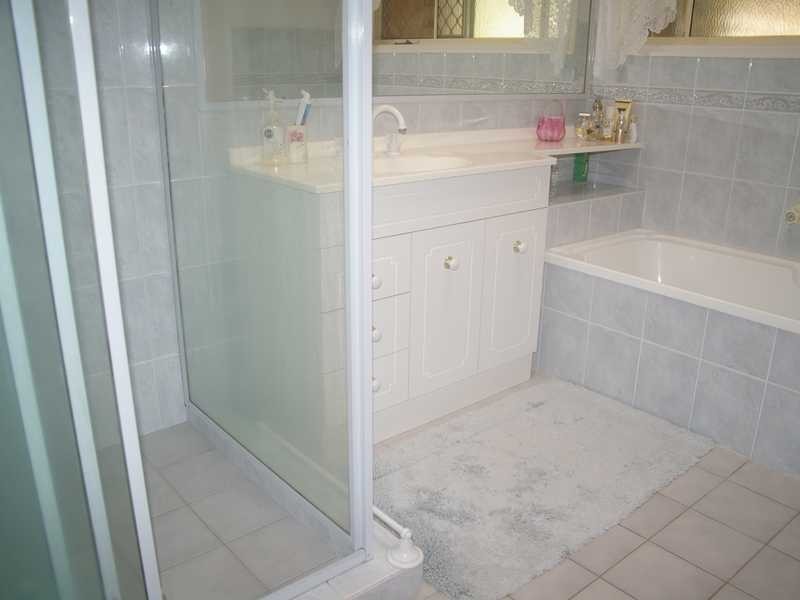 4/19a Dudleigh Street, Booval QLD 4304