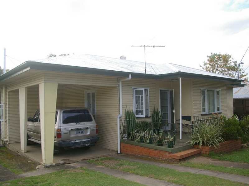 209 Warwick Road, Churchill QLD 4305