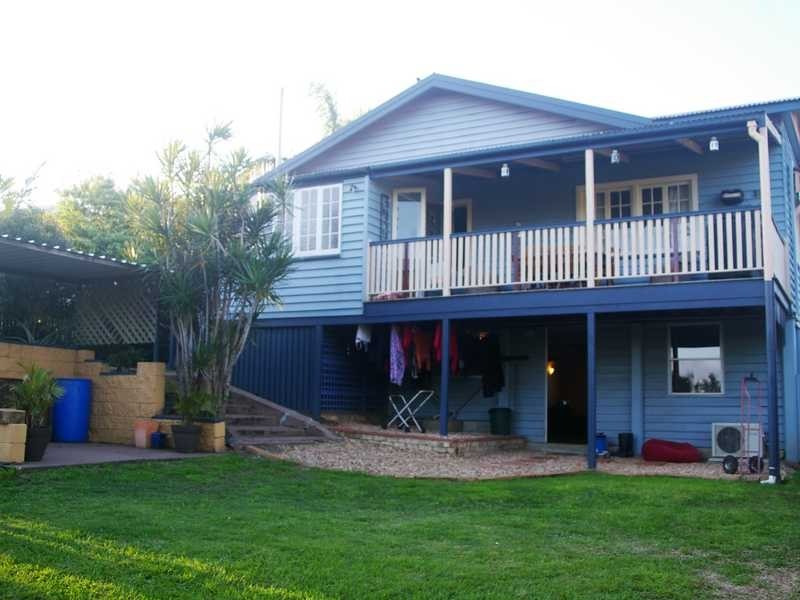 9 Robertson Road, Eastern Heights QLD 4305