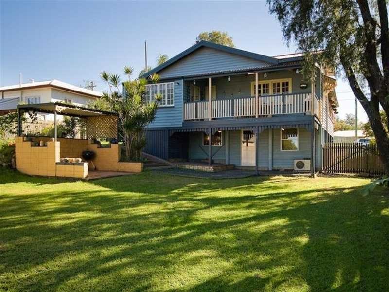 9 Robertson Road, Eastern Heights QLD 4305