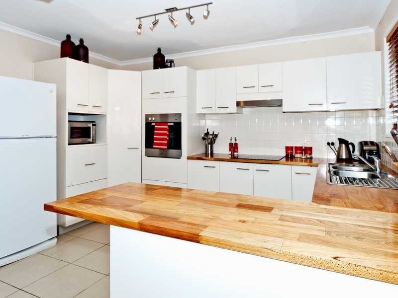 18 Simpson Street, North Ipswich QLD 4305