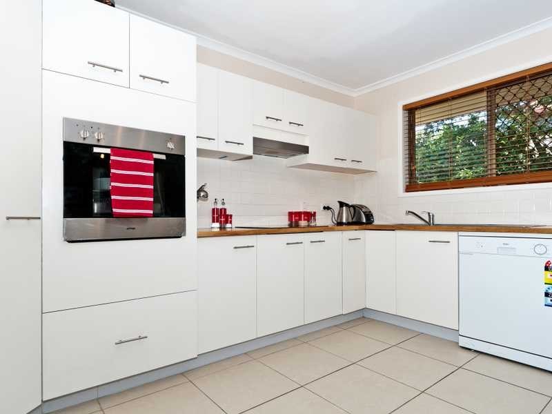 18 Simpson Street, North Ipswich QLD 4305