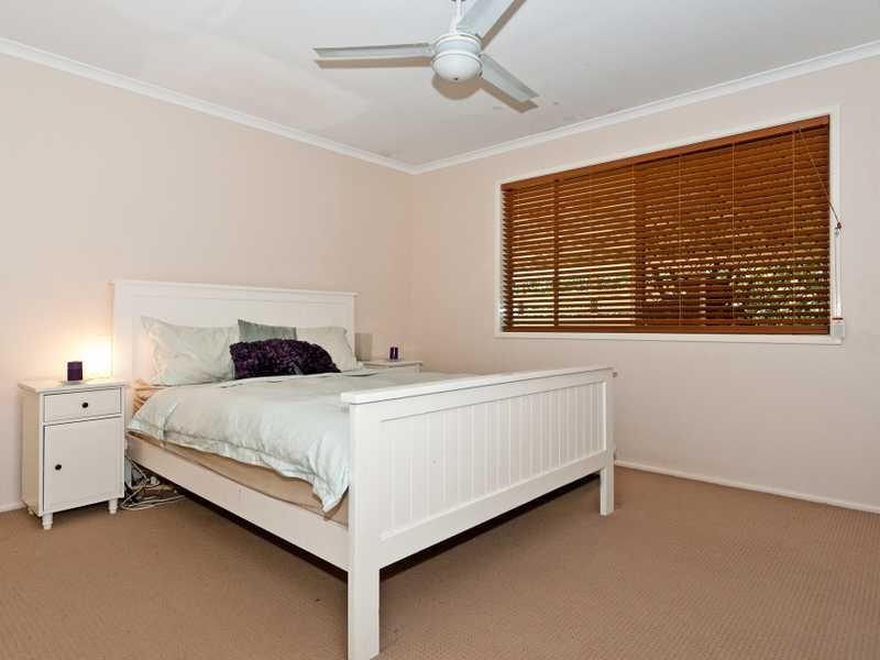 18 Simpson Street, North Ipswich QLD 4305