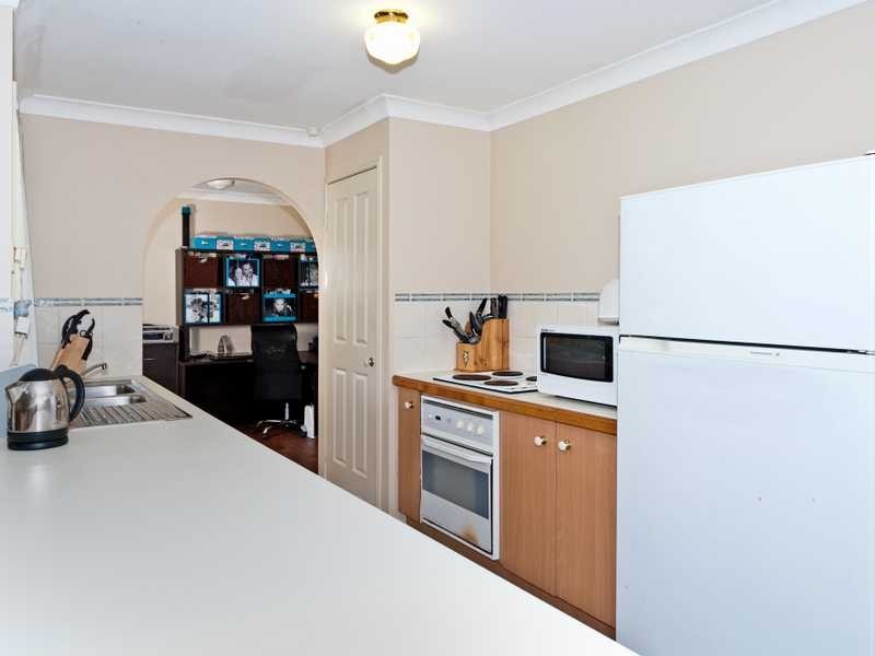 9 Palm Avenue, Raceview QLD 4305
