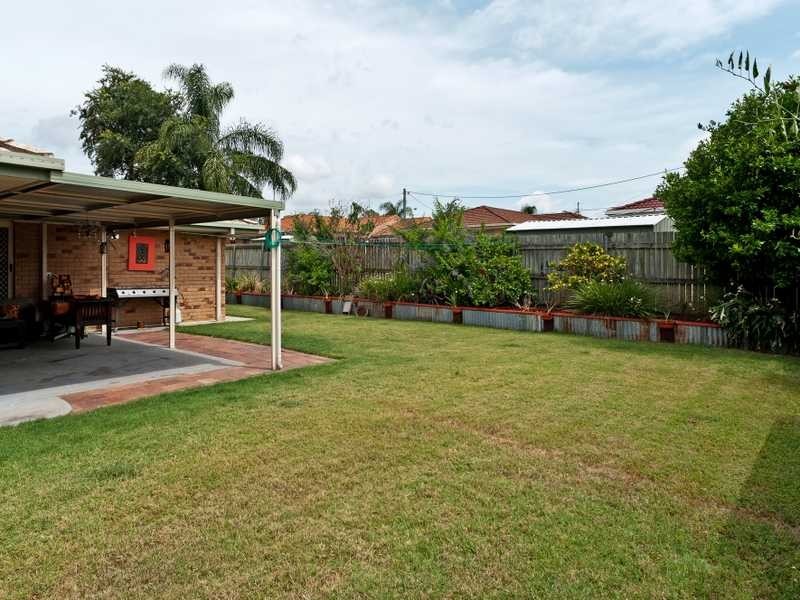 9 Palm Avenue, Raceview QLD 4305