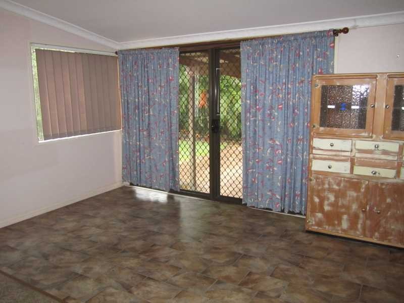 44 Russell Street, Silkstone QLD 4304