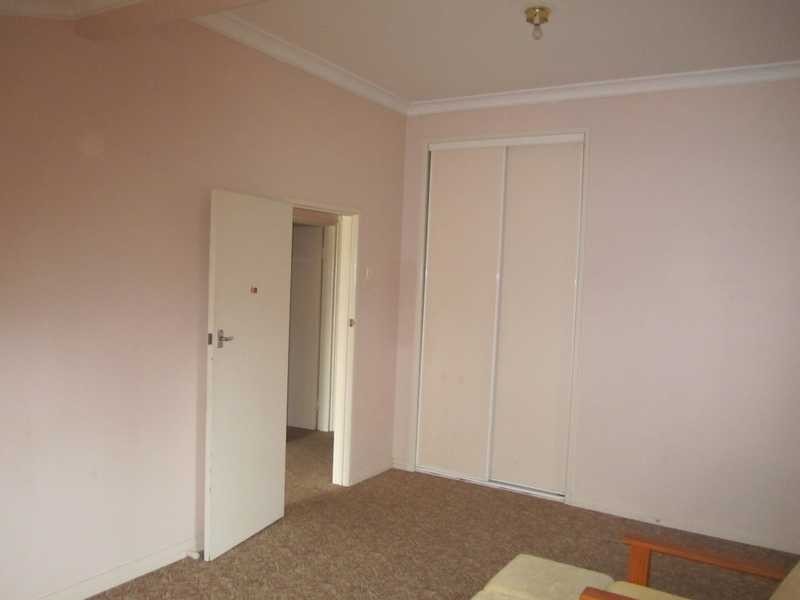 44 Russell Street, Silkstone QLD 4304