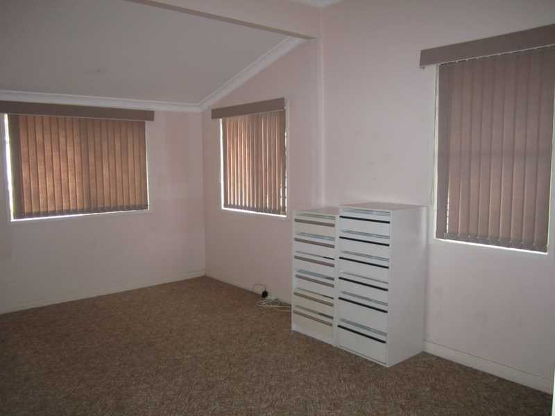 44 Russell Street, Silkstone QLD 4304